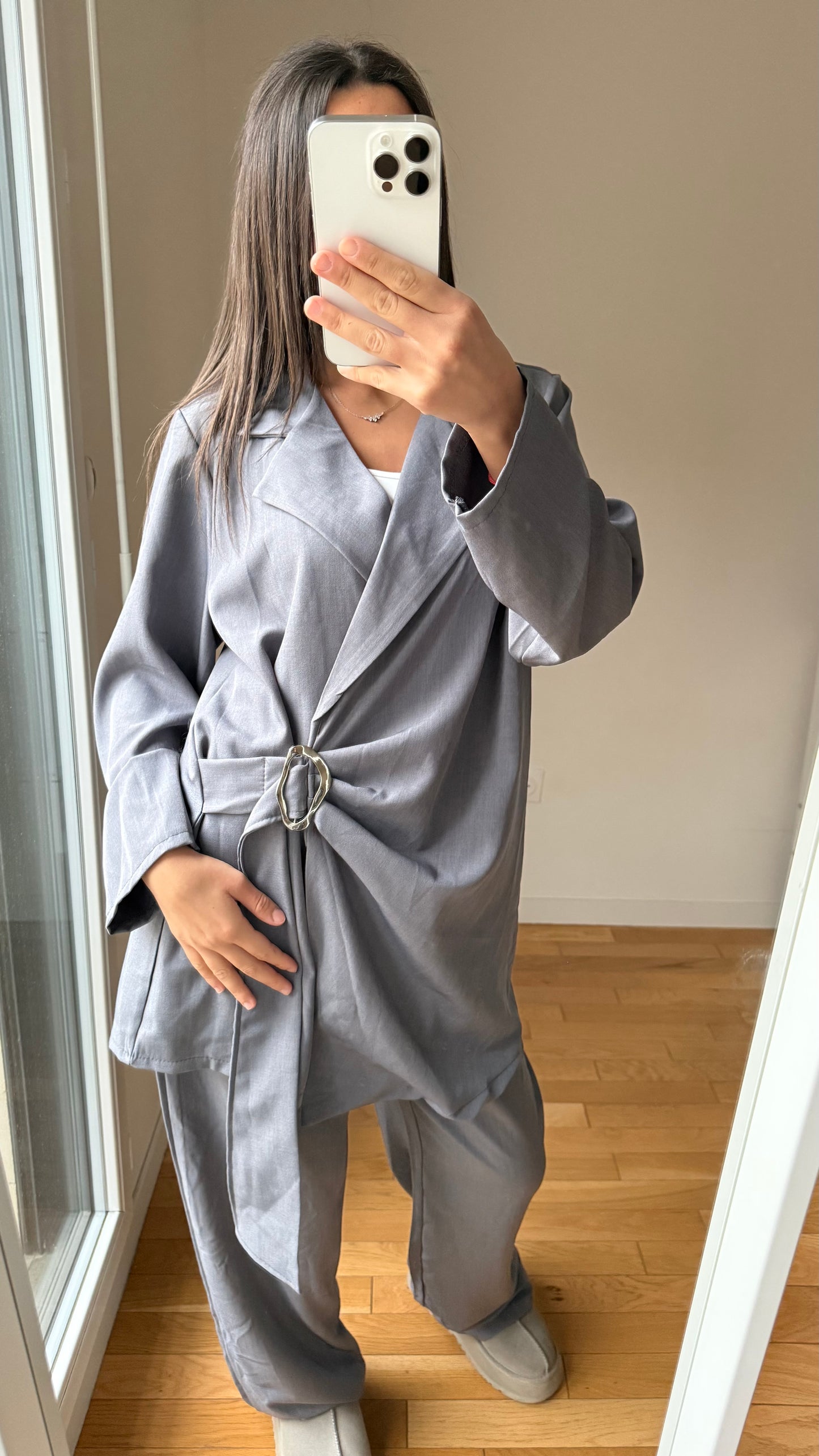 Ensemble gris