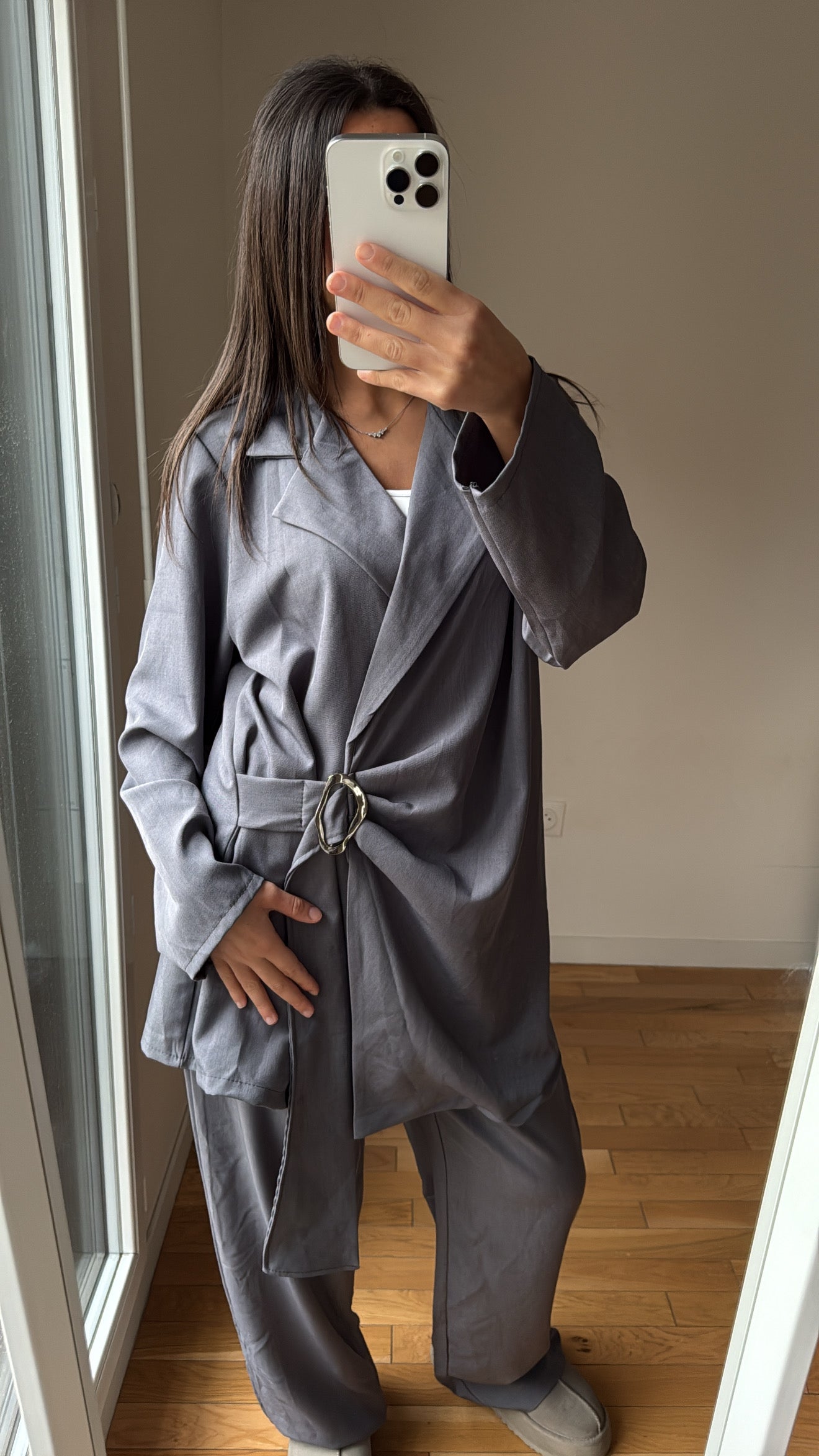 Ensemble gris