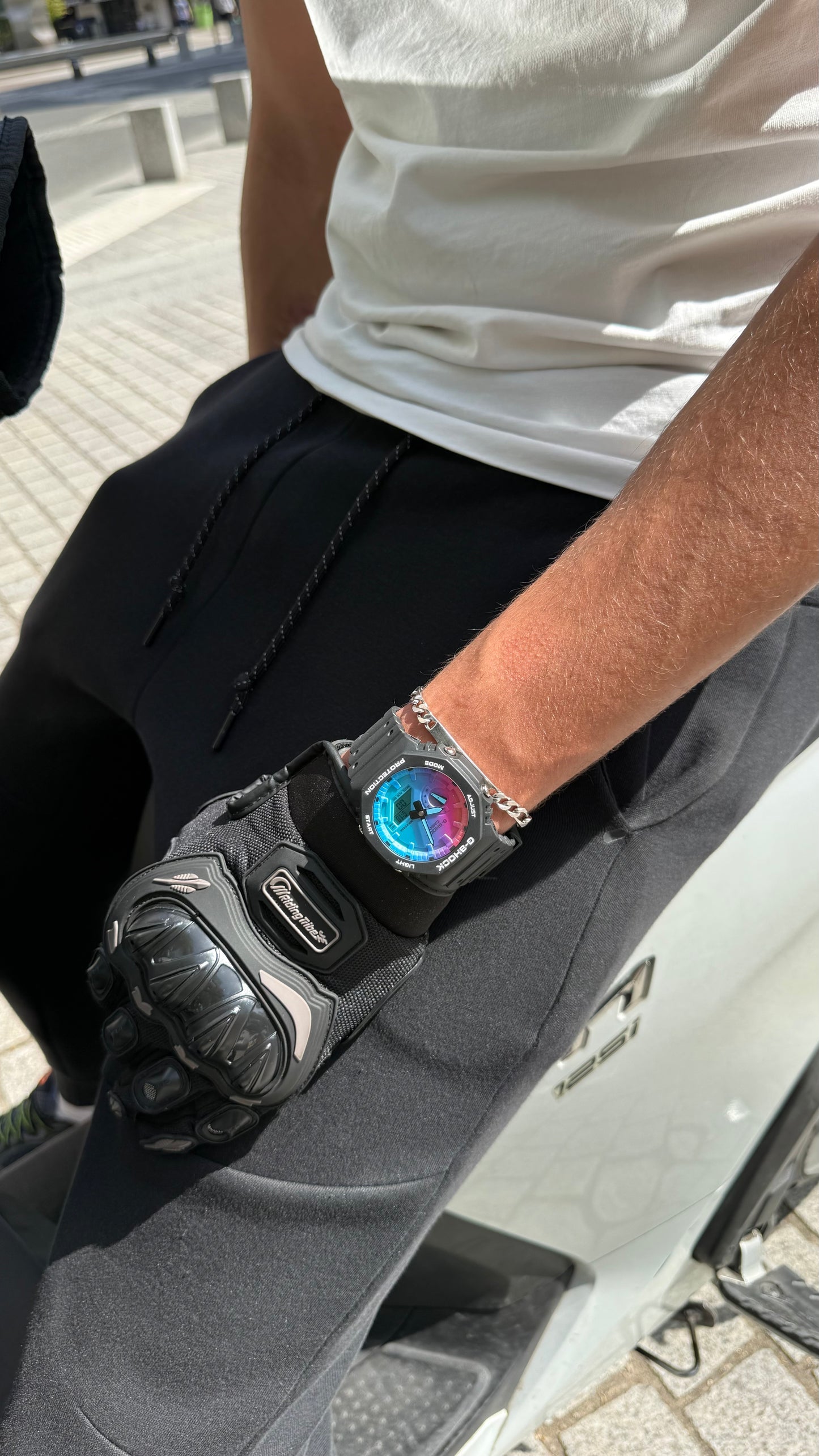 G shock noire multicolore