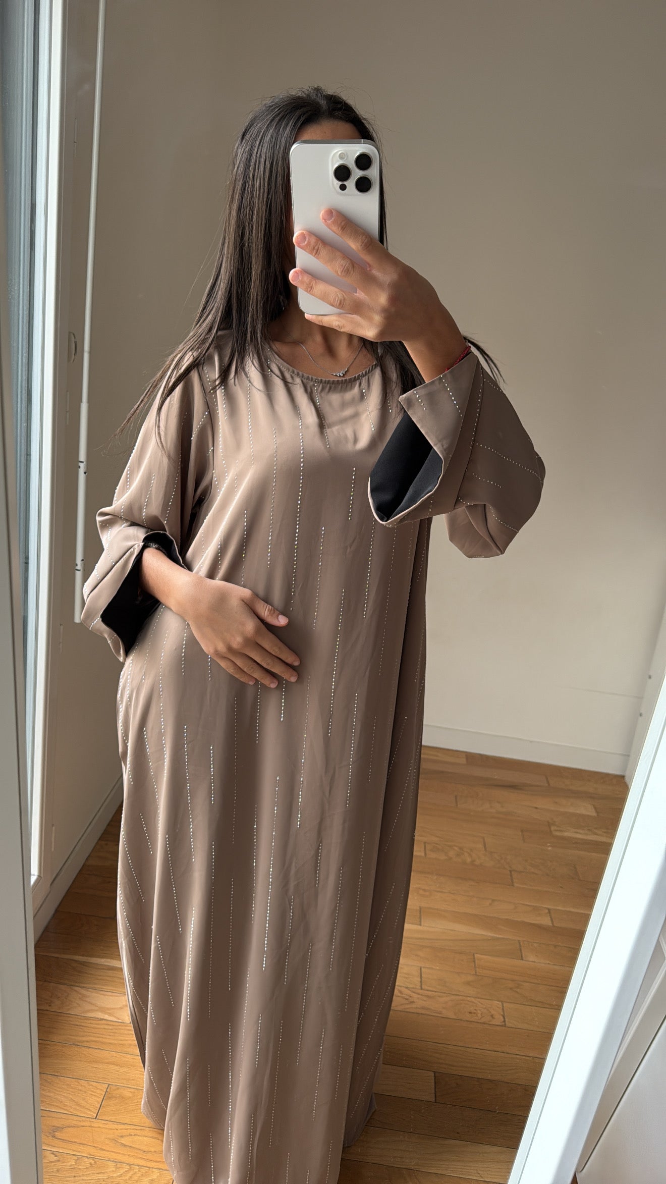 Abaya Lila beige foncé