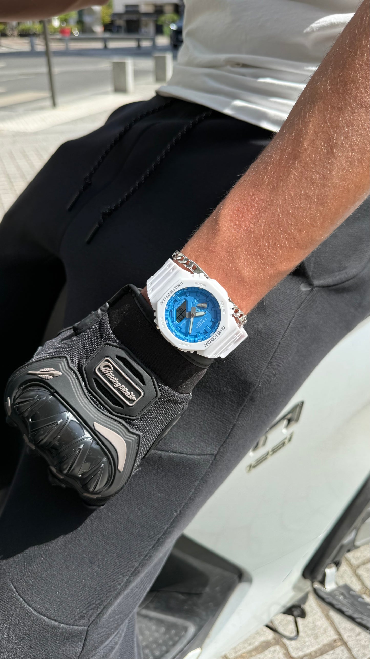 G shock blanche bleue
