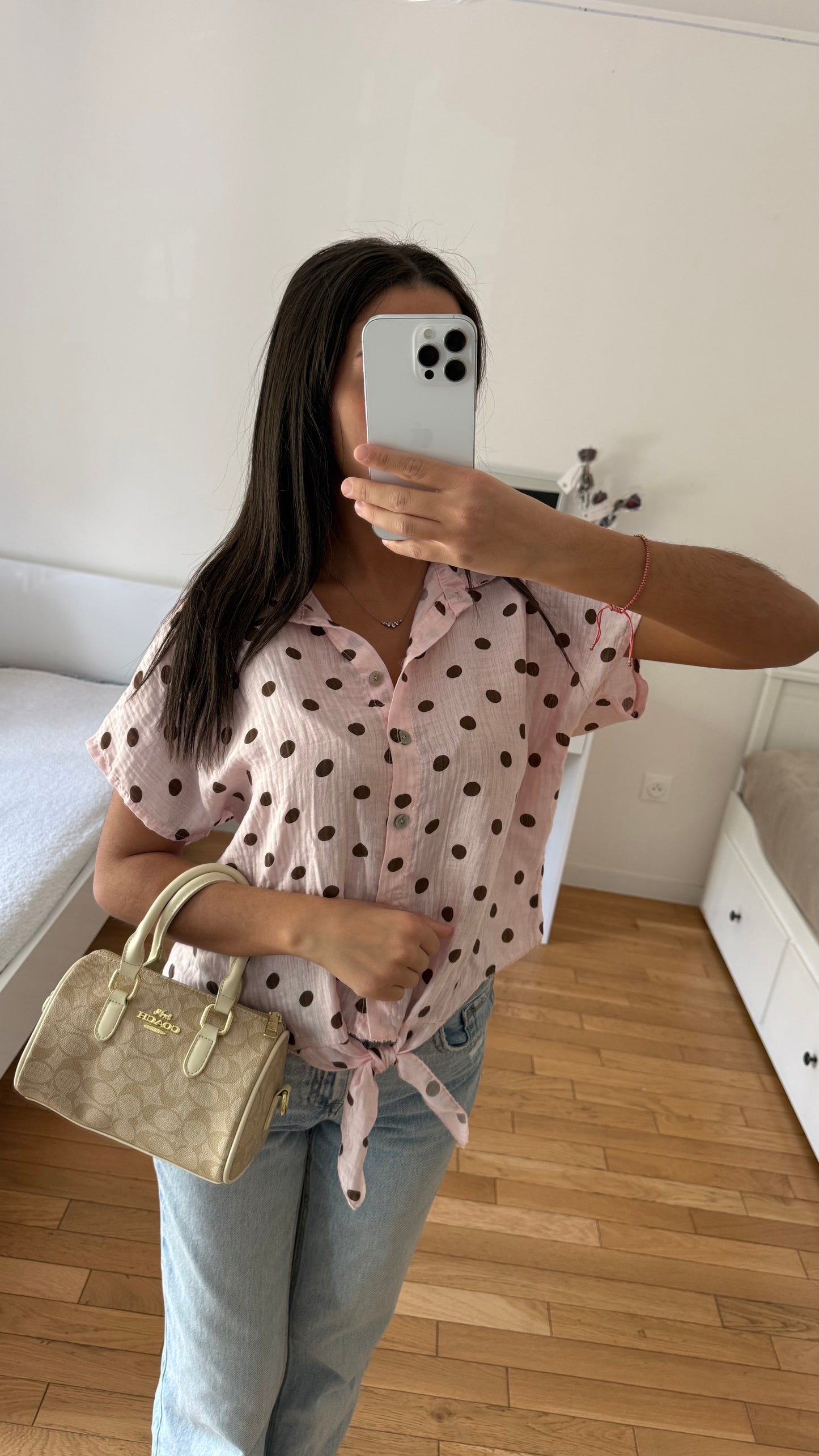 Chemise à pois rose
