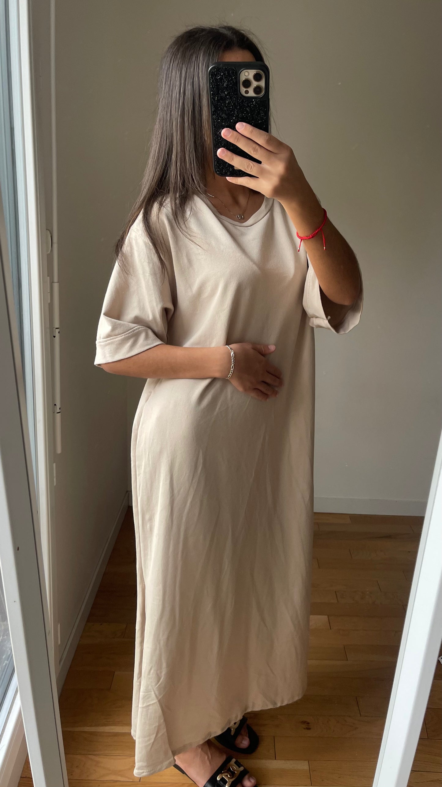 Robe beige avec 2 fentes