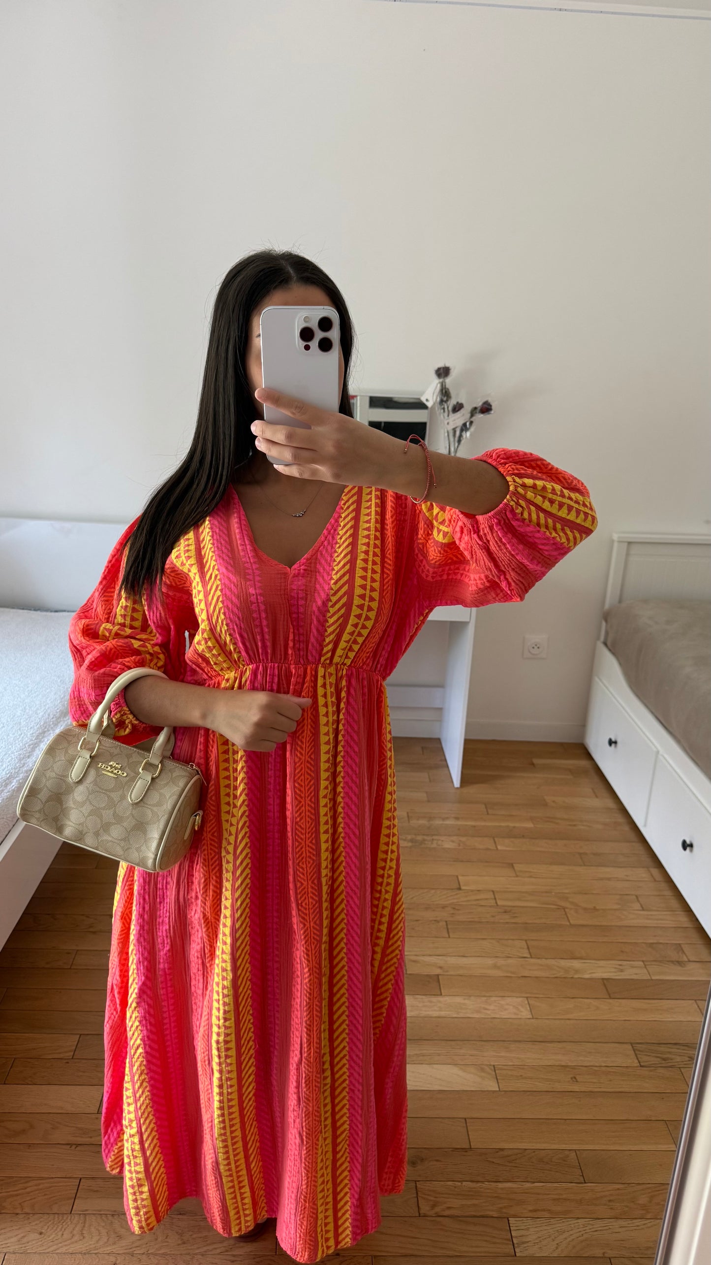 Robe Shaima