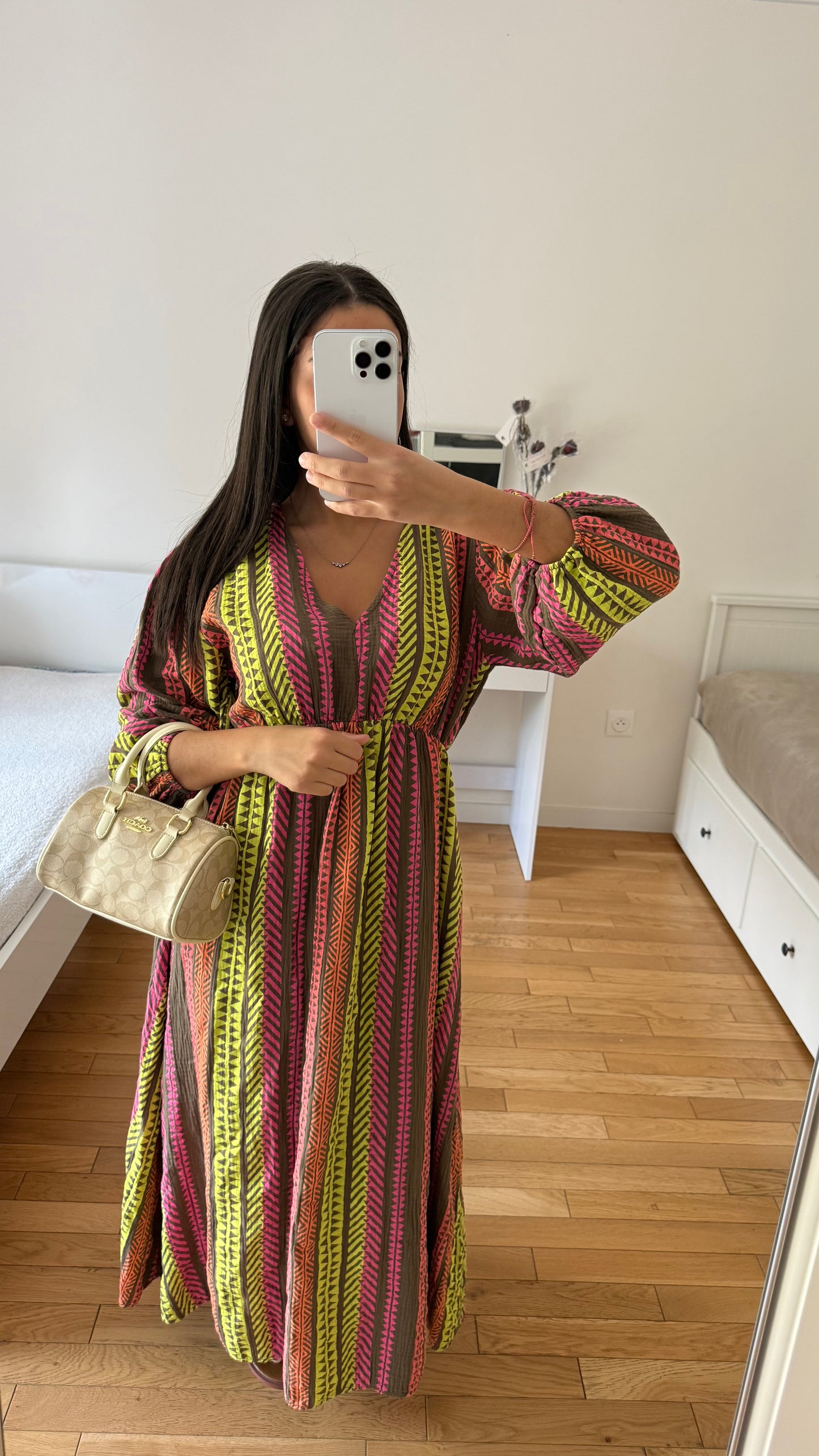 Robe Shaima