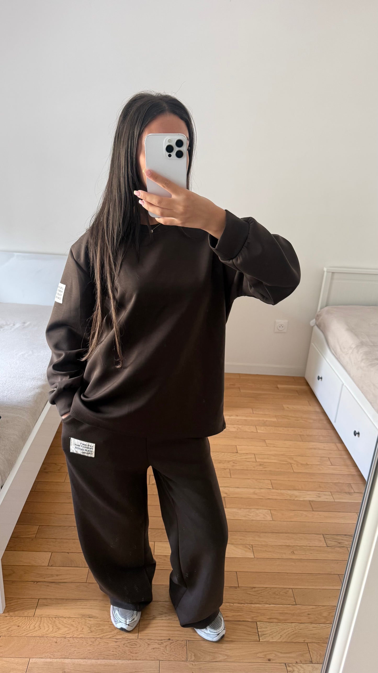 Ensemble marron Yara