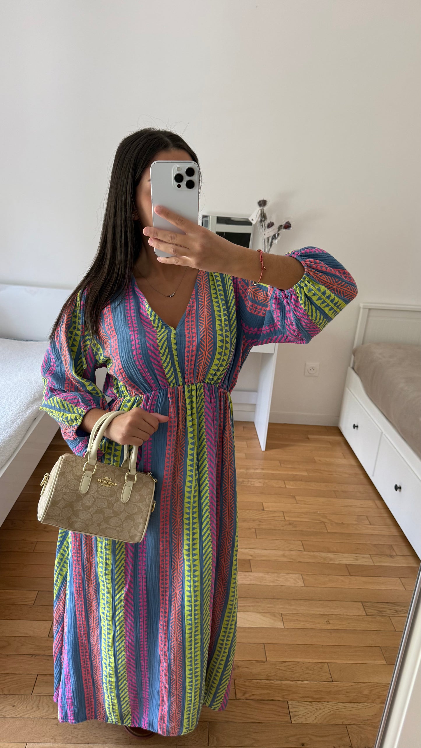 Robe Shaima