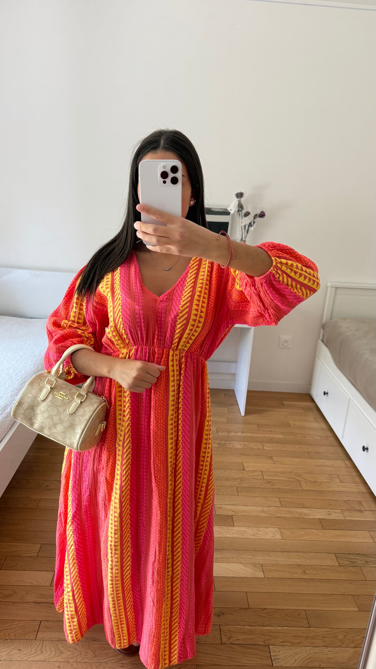 Robe Shaima