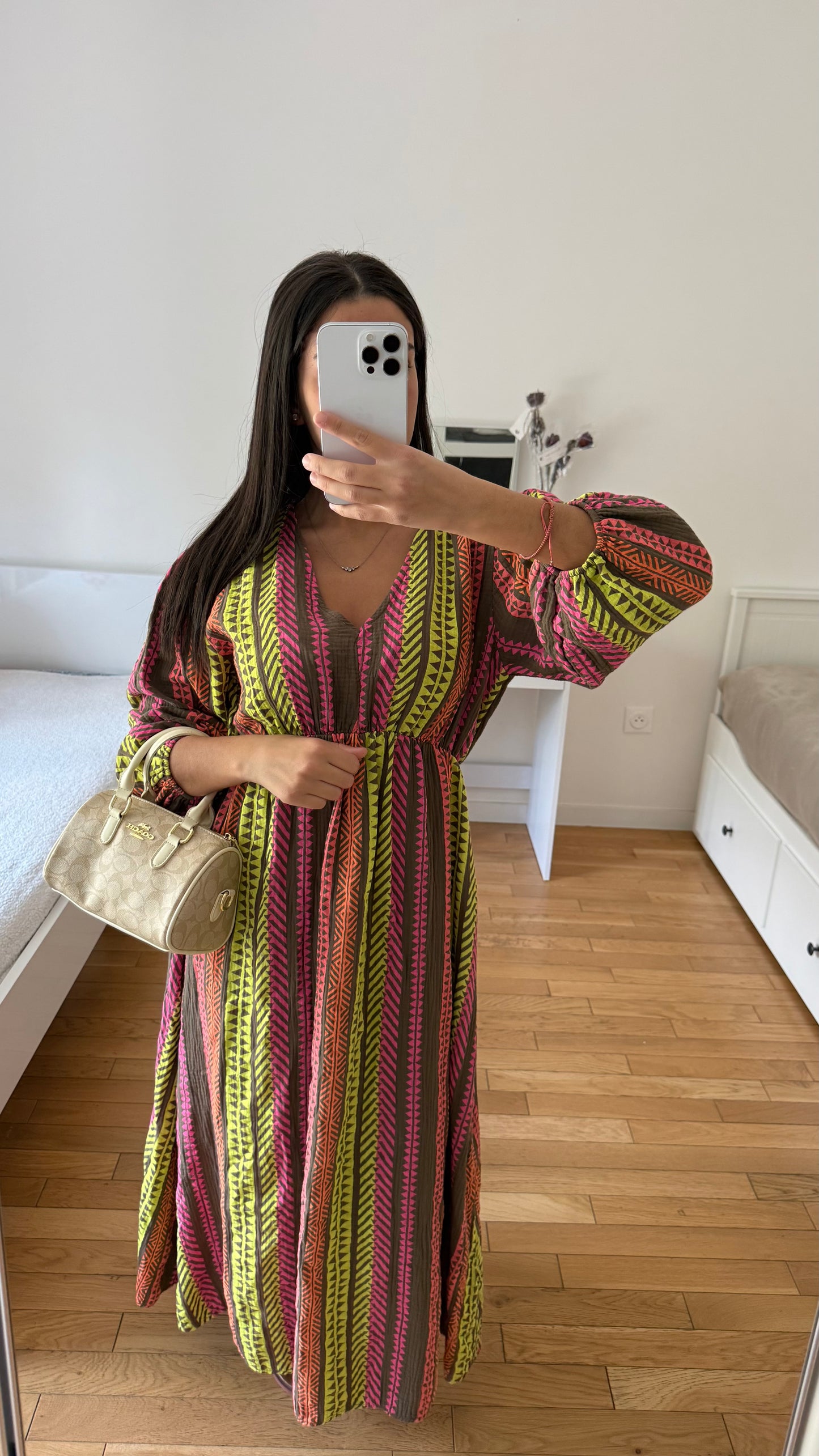 Robe Shaima