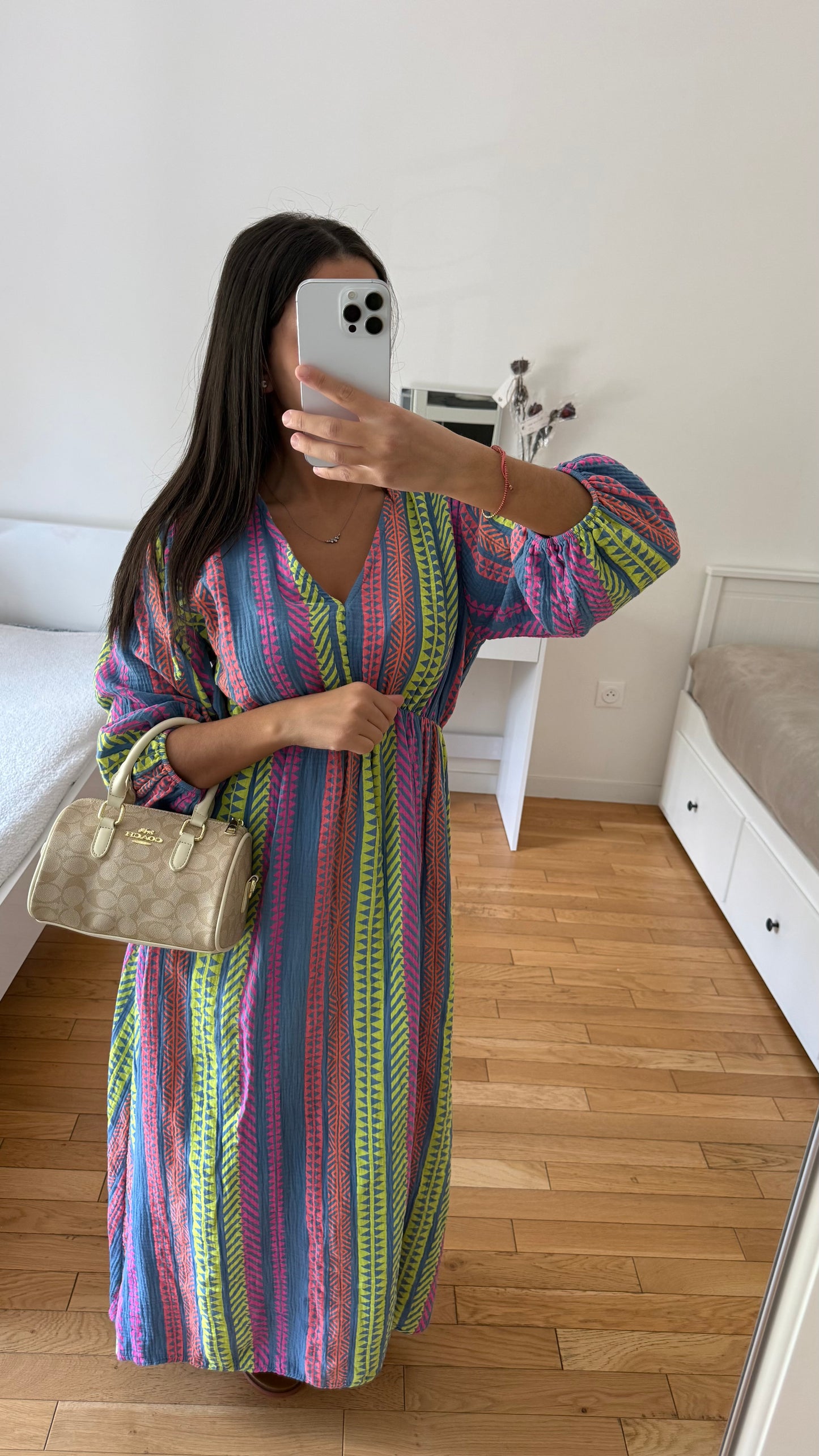 Robe Shaima