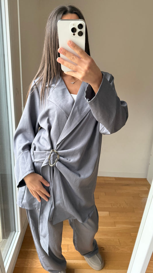 Ensemble gris
