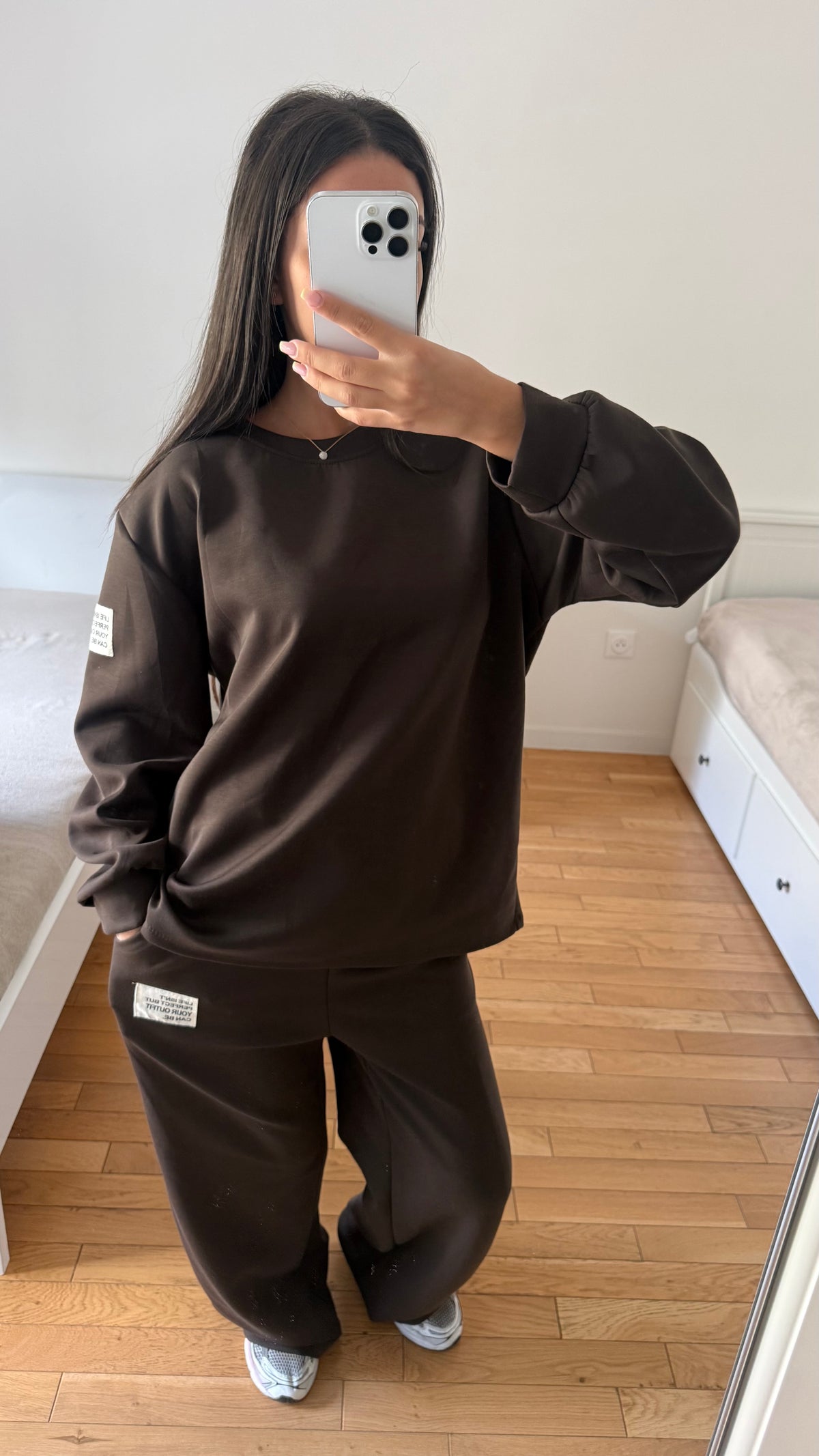 Ensemble marron Yara