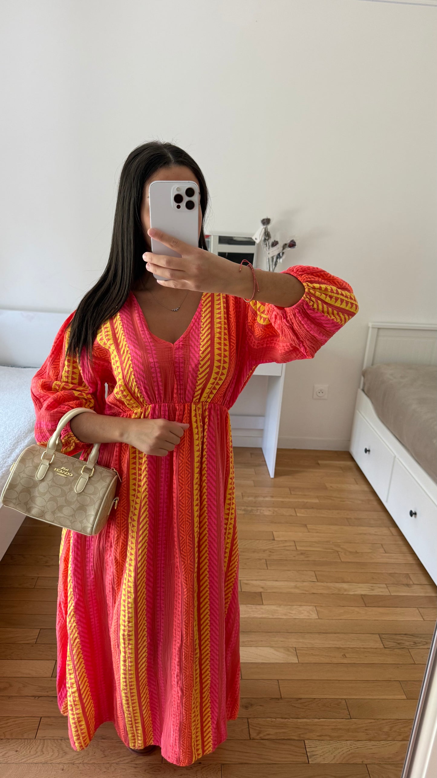 Robe Shaima