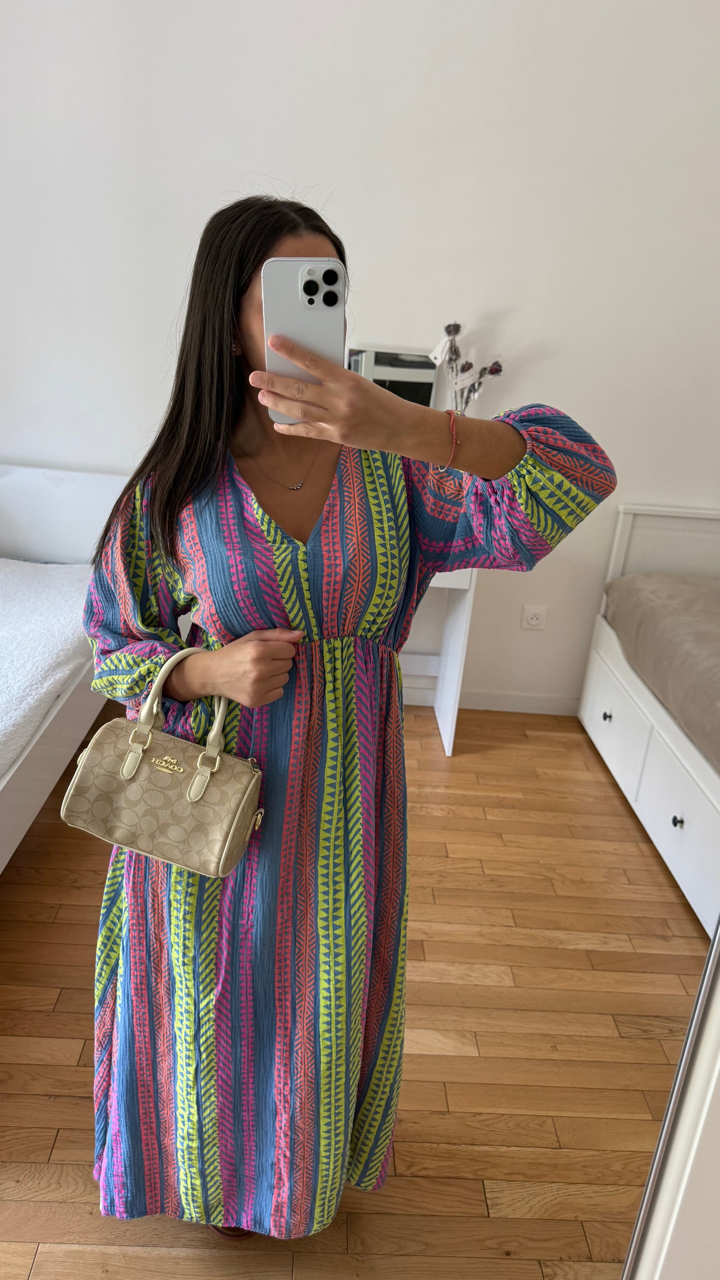 Robe Shaima
