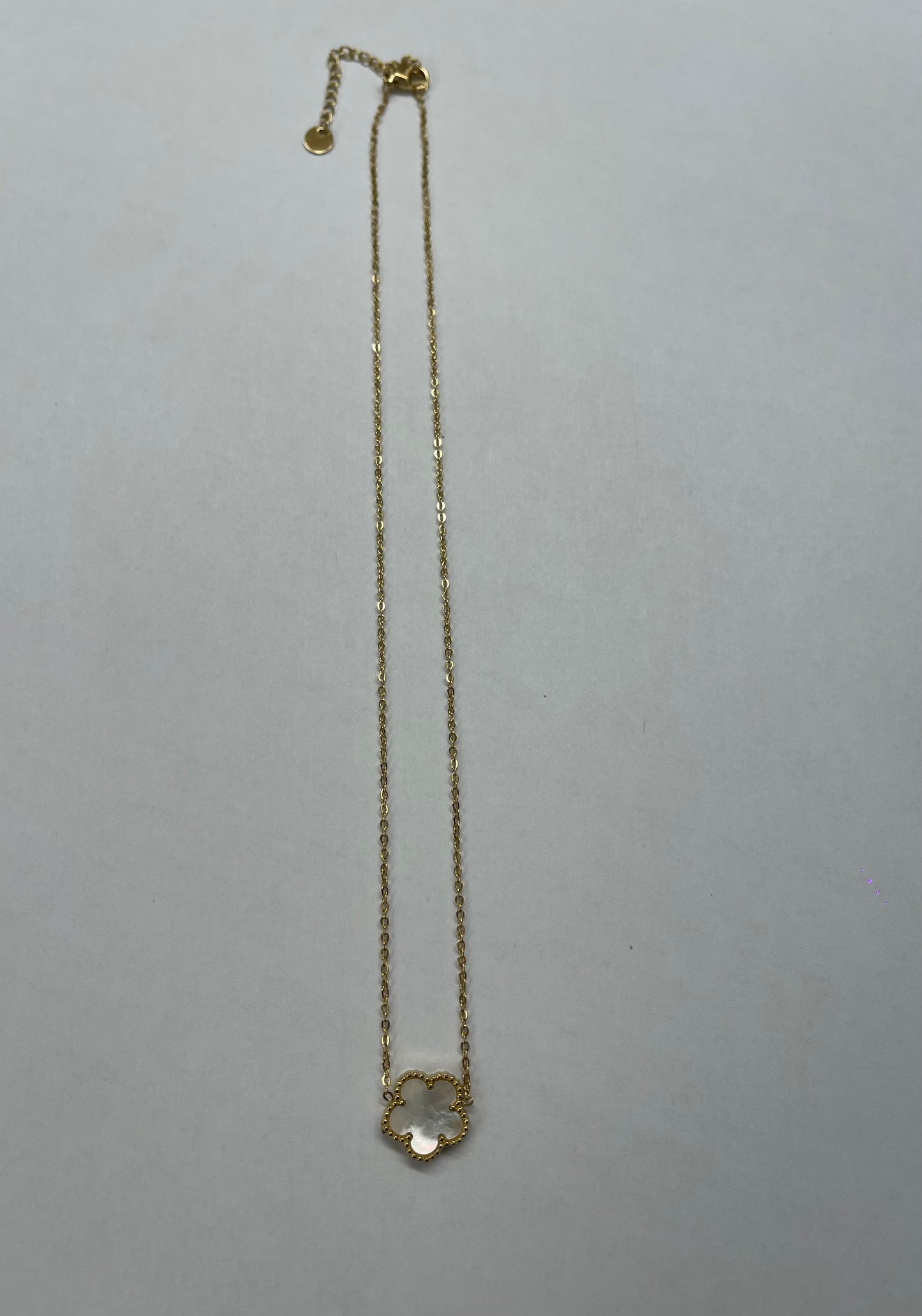 Collier fleur blanche la