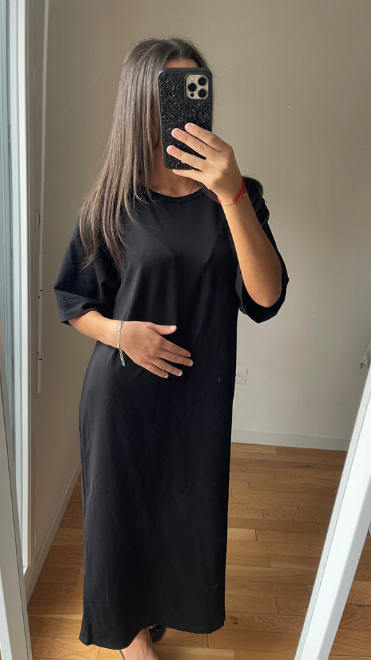 Robe noire avec 2 fentes