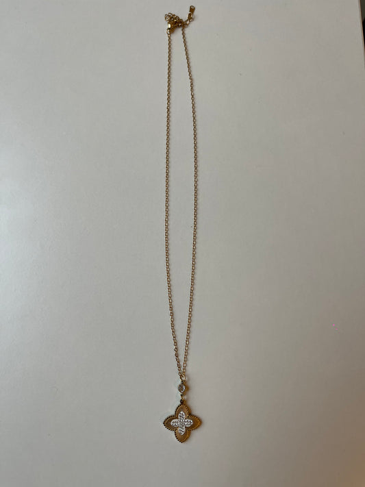 Collier étoile doré